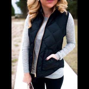 Old Navy Lightweight Quilted Vest-NWOT-Size M
